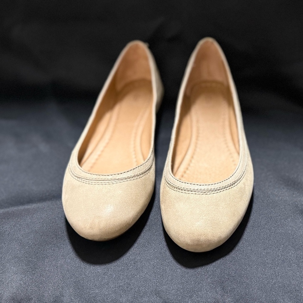 Frye Women's Tan Ballet Flats - Picture 2 of 2